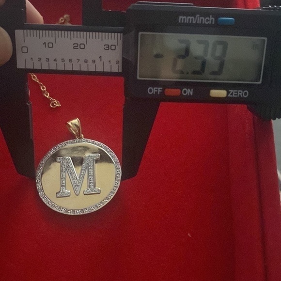 Gold Personalized Initial letter M  Pendant Necklace 14k solid Gold - Picture 10 of 11